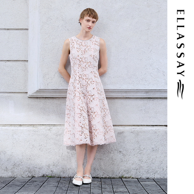 ELLASSAY歌力思26早春新款刺绣蕾丝立裁无袖连衣裙女EWE371Y16300
