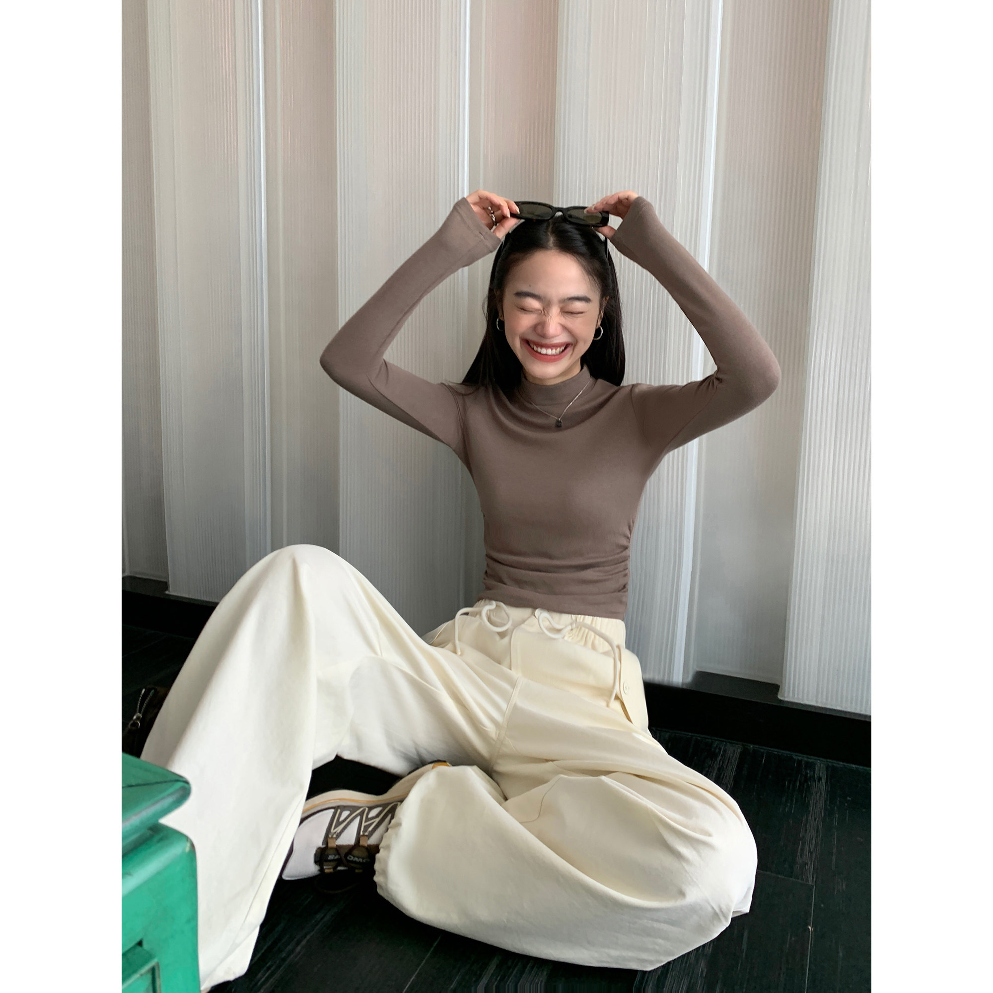 pusumede【现货6折】黑色半高领针织上衣女设计感收腰内搭打底衫,女装/女士精品,毛针织衫,淘宝优惠券,粉丝福利购,淘宝优惠卷