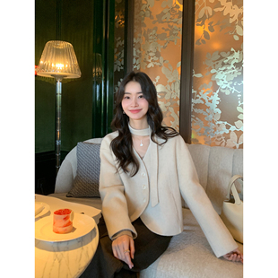 双面呢羊毛外套女高级感V领飘带毛呢外套 短款 pusumede 记忆刊本