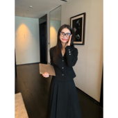 现货7.5折 短款 收腰西装 pusumede 外套女设计感压褶半身裙套装