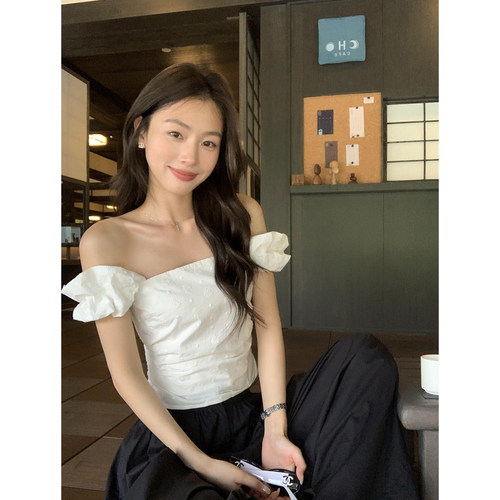 pusumede 别致小衫 白色一字肩花苞衬衫女设计感掐腰短款露肩上衣