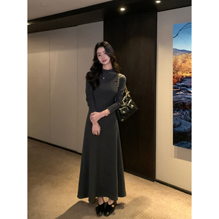 针织连衣裙女气质修身 黑色半高领长袖 显瘦长裙 至知温柔 pusumede