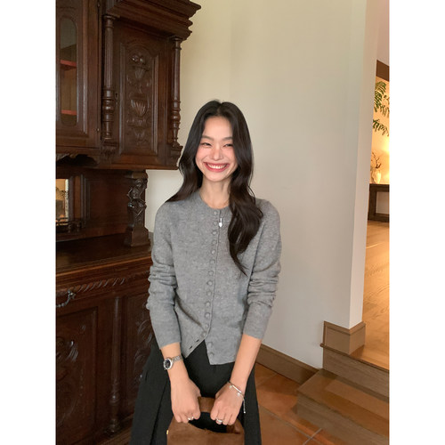 奢柔肤感羊毛开衫长袖针织上衣