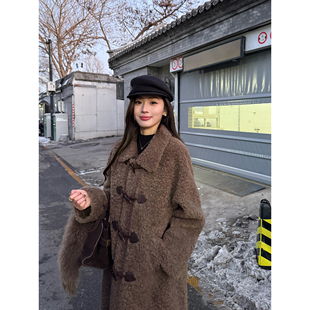 pusumede 复古回潮 仿皮草羊羔毛外套女宽松保暖中长款牛角扣大衣