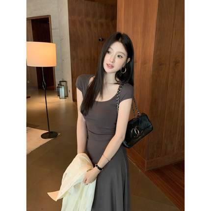 pusumede 独特巨美掐腰针织方领连衣裙女修身收腰小飞袖通勤长裙