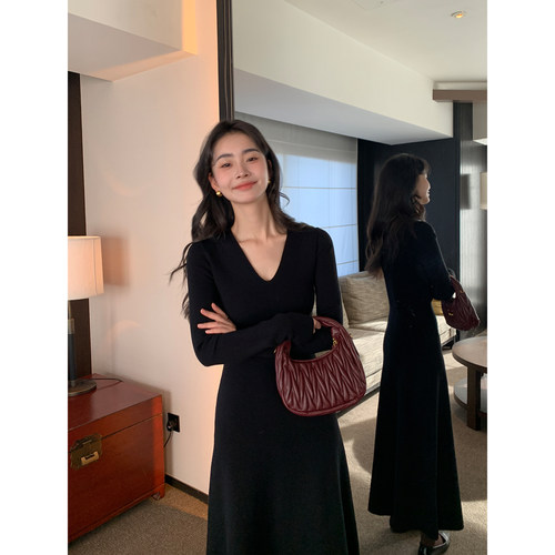 加分系列v领针织连衣裙女