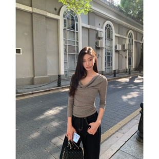 pusumede 智性拿捏 白色荡领针织衫女气质收腰修身长袖T恤上衣