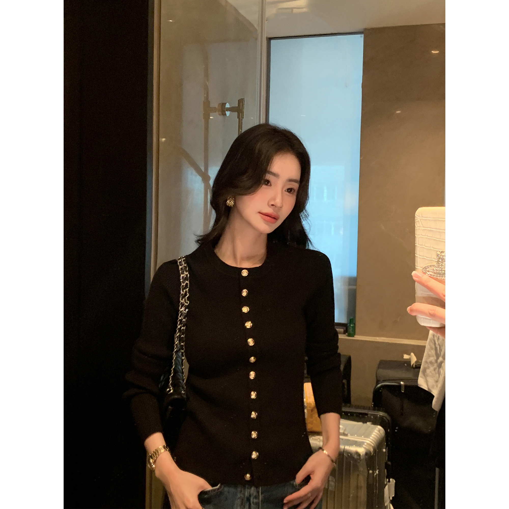 高智气韵黑色长袖针织开衫上衣