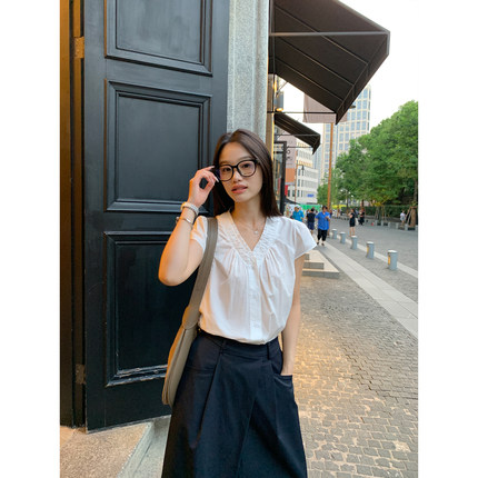 pusumede简约V领短袖衬衫女全棉法式复古宽松气质通勤小飞袖上衣