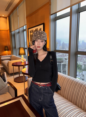 pusumede 极简经典 黑色V领长袖T恤女短款修身正肩针织打底衫上衣