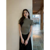 pusumede 上衣 弧形下摆收腰显瘦短款 简约正肩半高领短袖 T恤女夏季