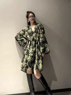 MD8937意大利进口棉格调椰树印花阔版连衣裙子中长款收腰显瘦v领