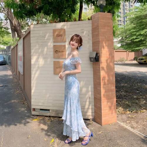 9C油画世界ins风修身型A字裙城市通勤甜美荷叶边拼接连衣裙