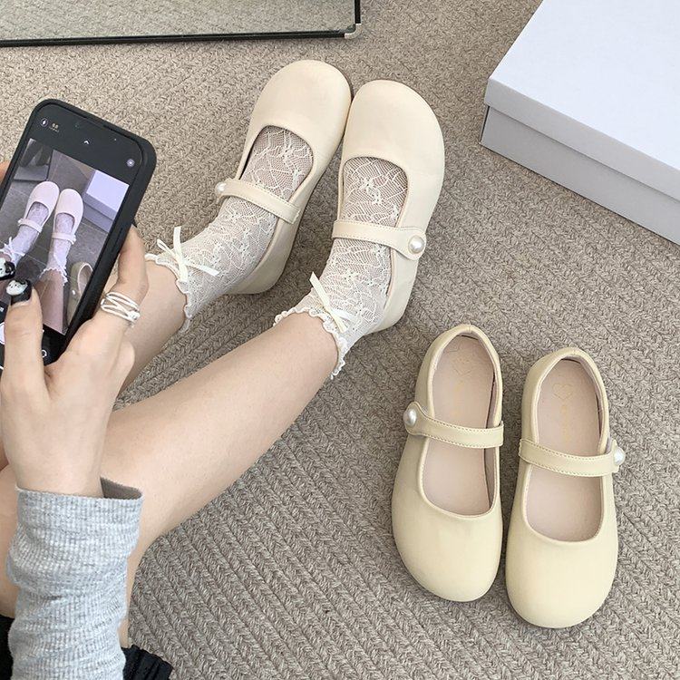 白色法式浅口平底单鞋女2026新款夏季百搭配裙子软底复古玛丽定制