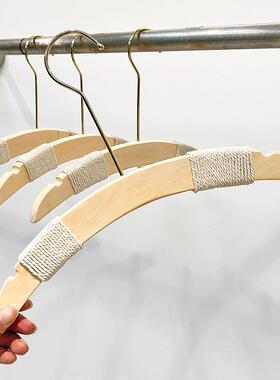 服装店实木衣架月亮弯儿童装店女装店木质防滑衣服挂撑子裤夹定制