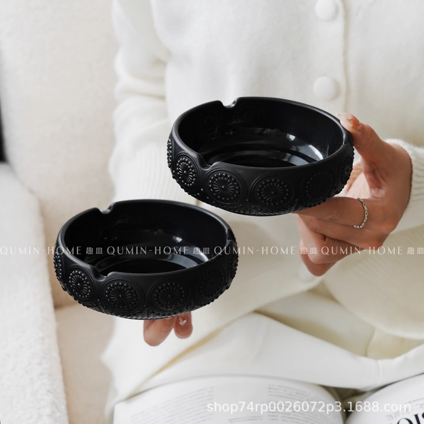 日本进口轻奢防飞灰玻璃烟灰缸家用客厅烟灰缸办公室高颜值烟盅雪