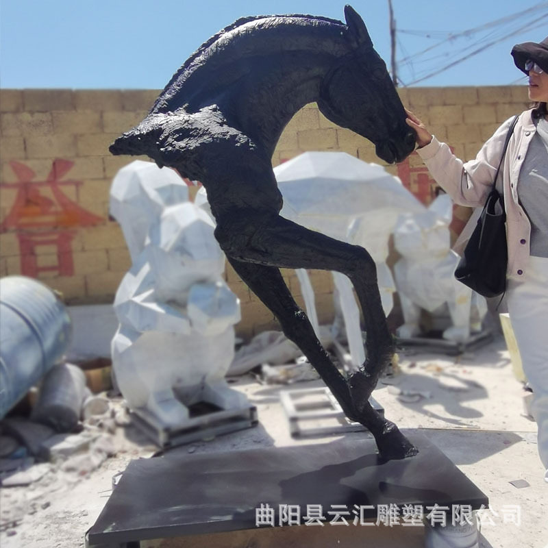 现货玻璃钢半身马穿墙马雕塑摆件