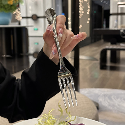 一款非常优雅的小叉子 316不锈钢水果叉，主餐叉西餐沙拉叉子