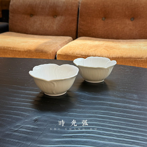 荷语叙纯白浮雕荷花陶瓷小碗