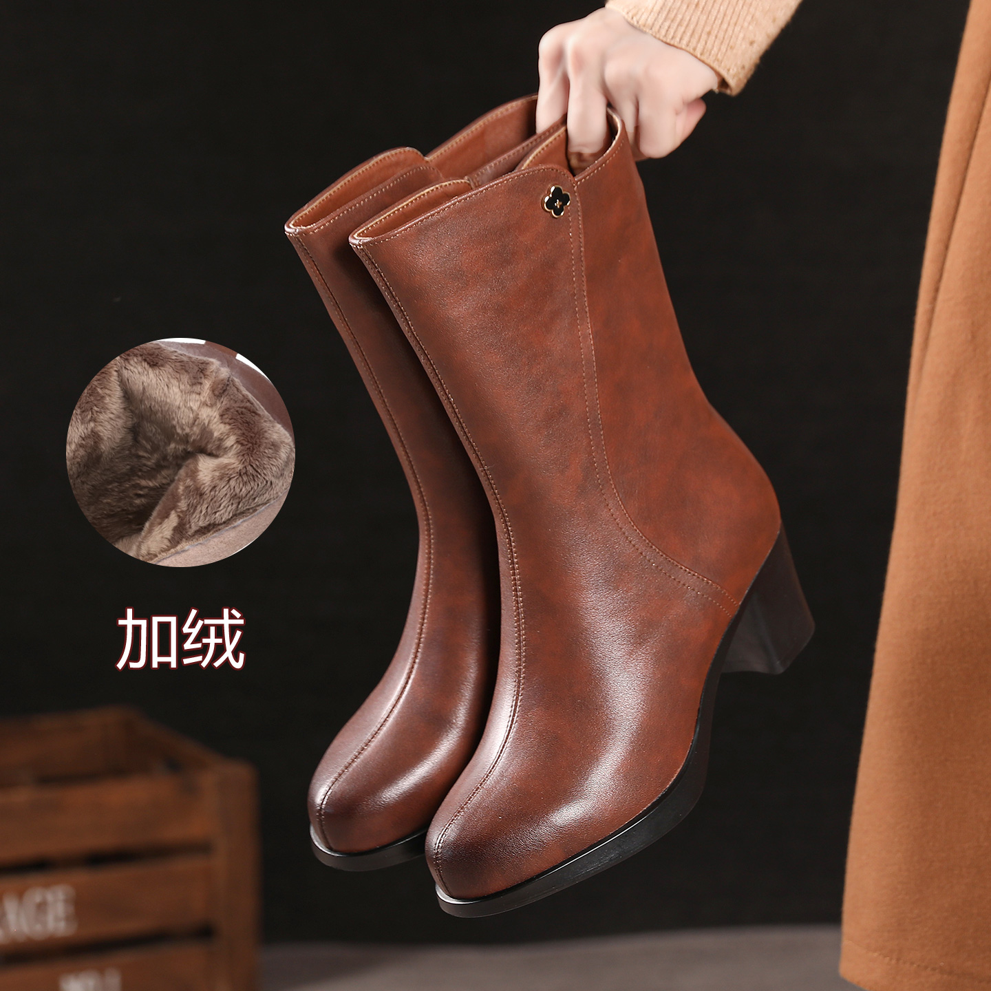 真皮中筒靴女2025新款冬季加绒保暖超火棕色巨好看妈妈粗跟马丁靴