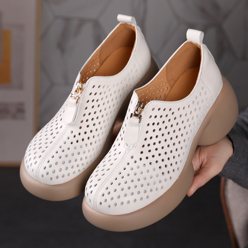 2026春夏款洞洞凉鞋女外穿防滑防臭镂空真皮软底不累脚厚底妈妈鞋