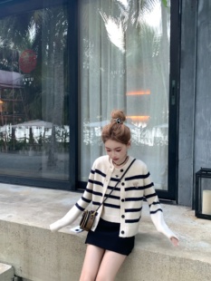 女 贵气大小姐条纹休闲针织套装 COOLLINE林子熙 FisrtLove初恋系