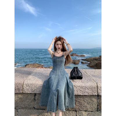 吊带牛仔长裙气质时髦