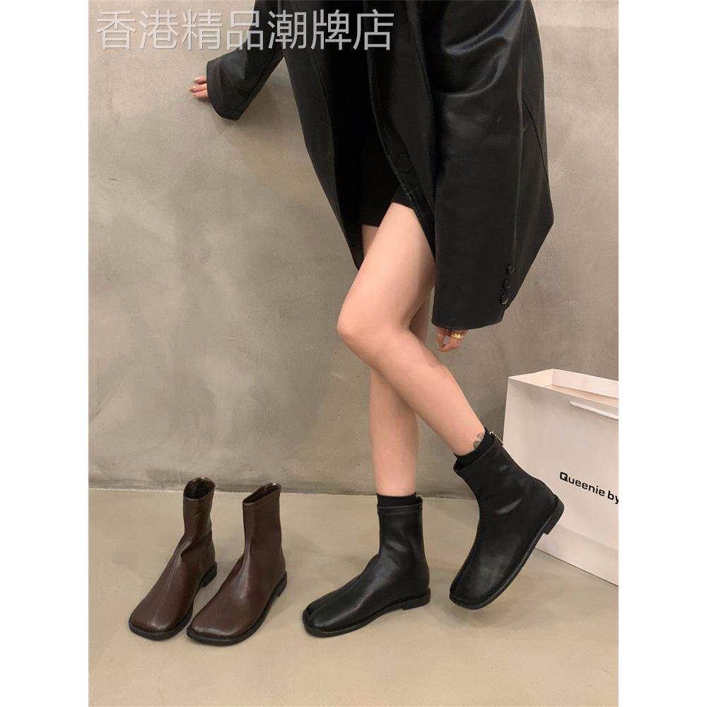 香港平底棕色大头短靴女鞋2025新款冬季单靴小众软皮丑萌马丁靴子