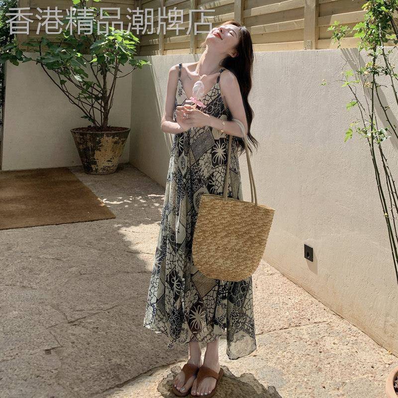 波西米亚风印花吊带连衣裙女2026夏季新款独特漂亮海边度假沙滩裙