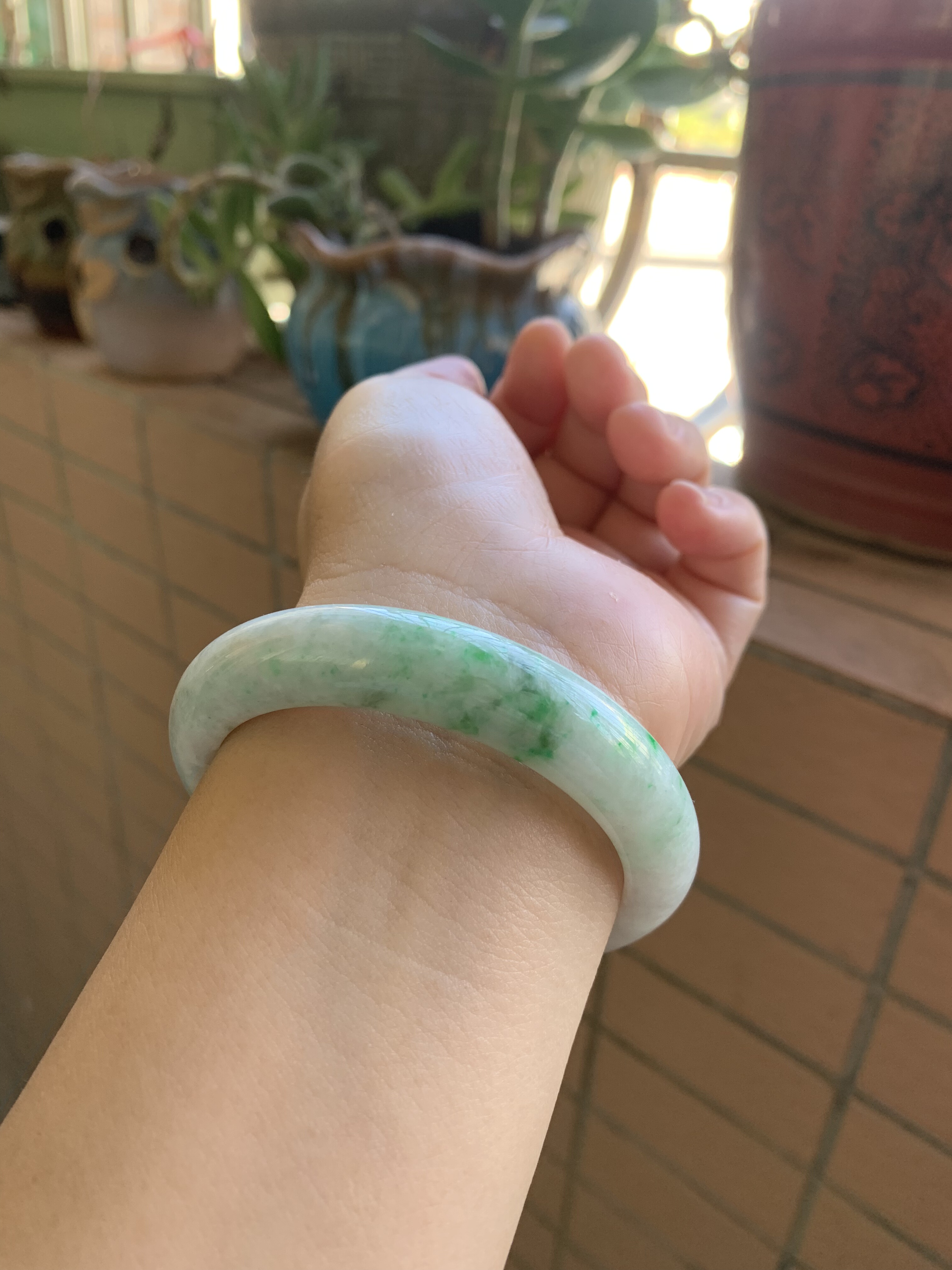 56-12.4-8.5缅甸纯天然A货翡翠白底阳绿证书353保真