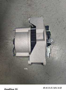 奔驰W104 奔驰190E发电机 14V55A 奔驰280E老爷车老款发电机 M102