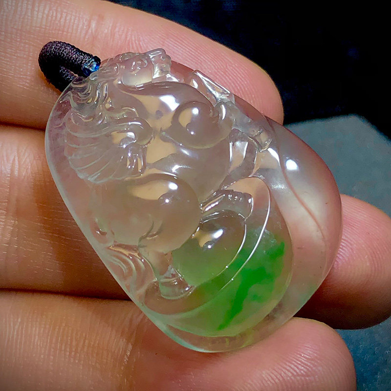 逸之璟缅甸老坑天然a货翡翠玉石雕刻冰种飘绿马上有钱翡翠吊坠女