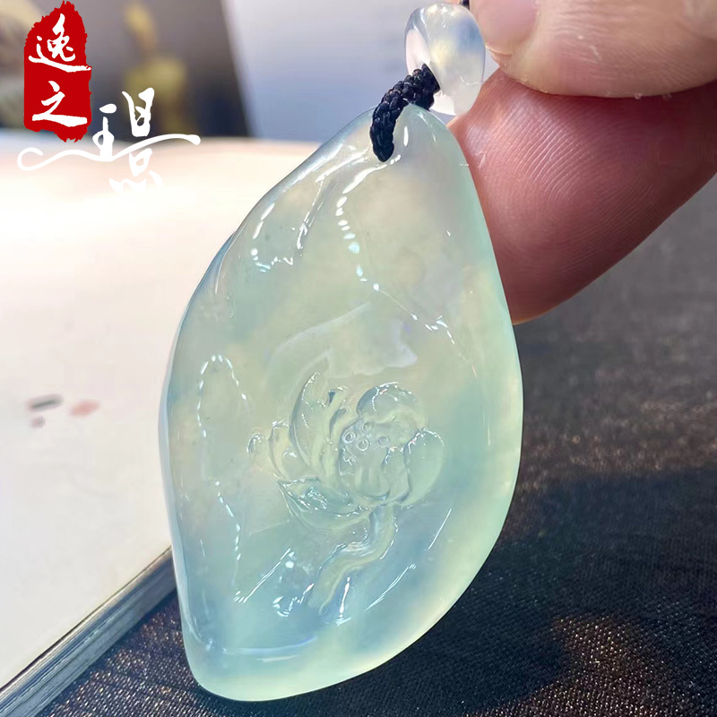 逸之璟天然翡翠荷花牌吊坠