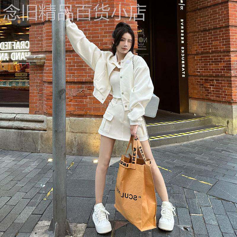 春装搭配一整套高级感早春时尚时髦洋派小个子工装牛仔短裙套装女