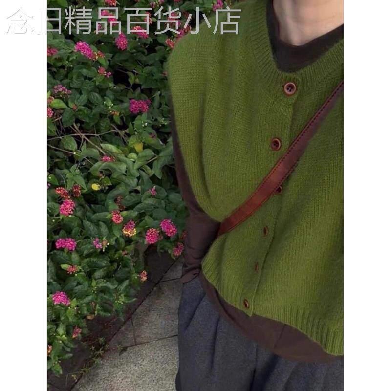 复古高级感绿色圆领针织开衫背心女秋冬欧货新款外搭坎肩毛衣马甲