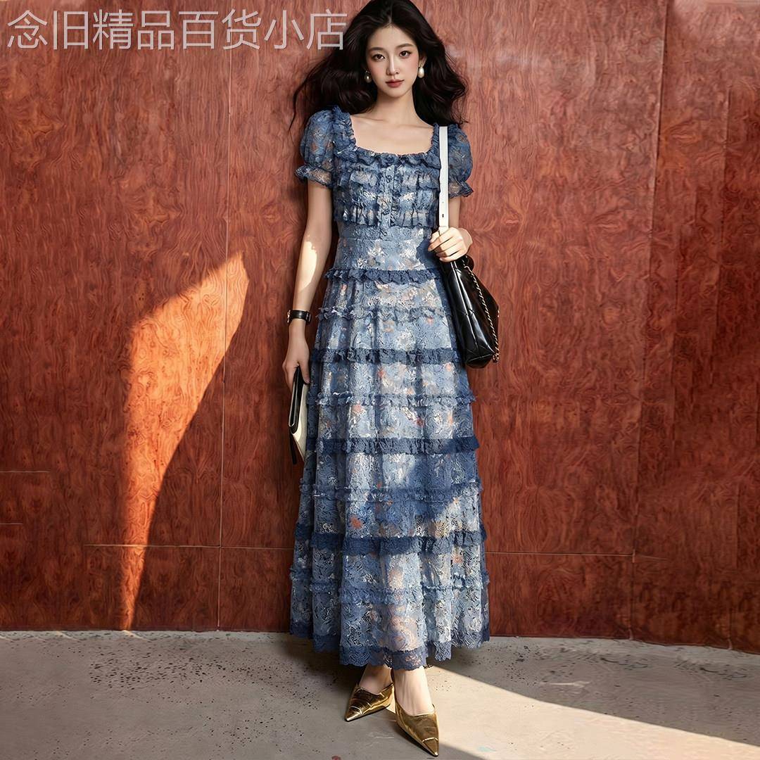 气质蓝色碎花连衣裙女2026夏季新款小个子高级感独特巨好看长裙子
