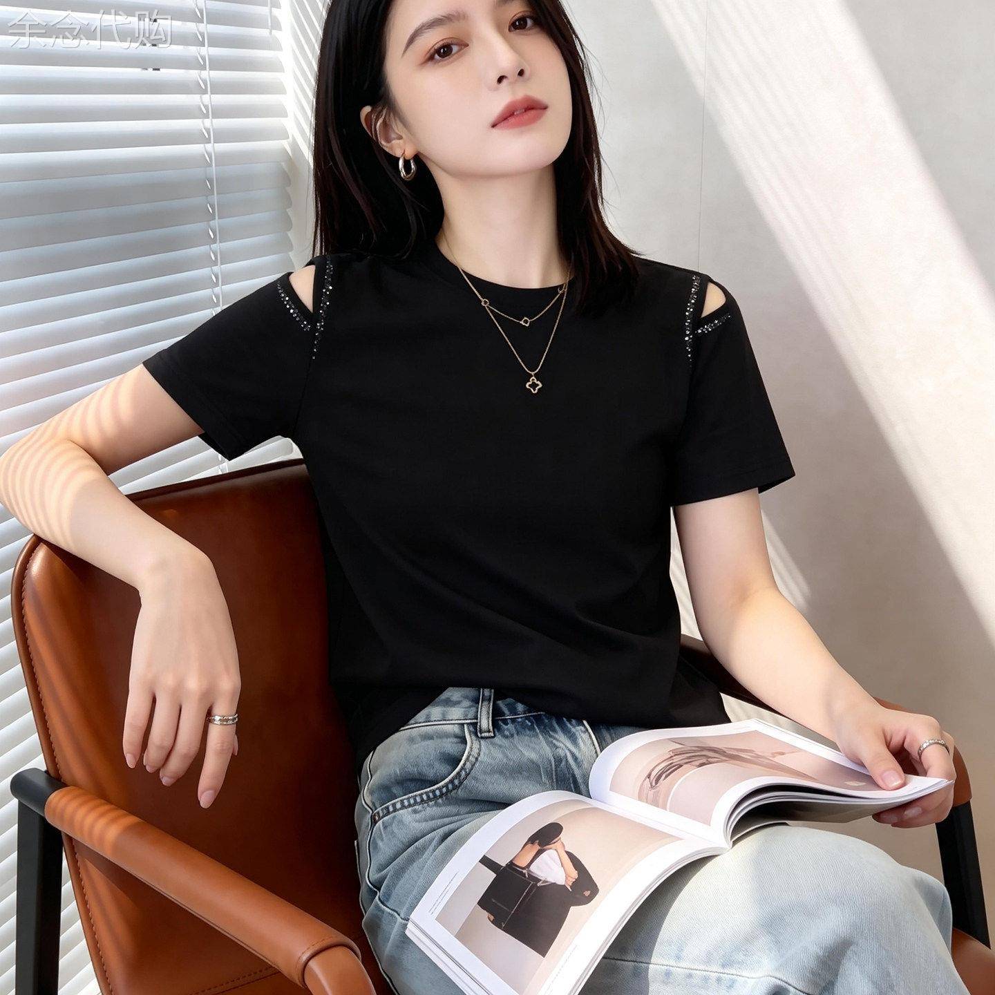 法式黑色圆领露肩镂空烫钻短袖T恤女夏时尚百搭休闲气质减龄上衣