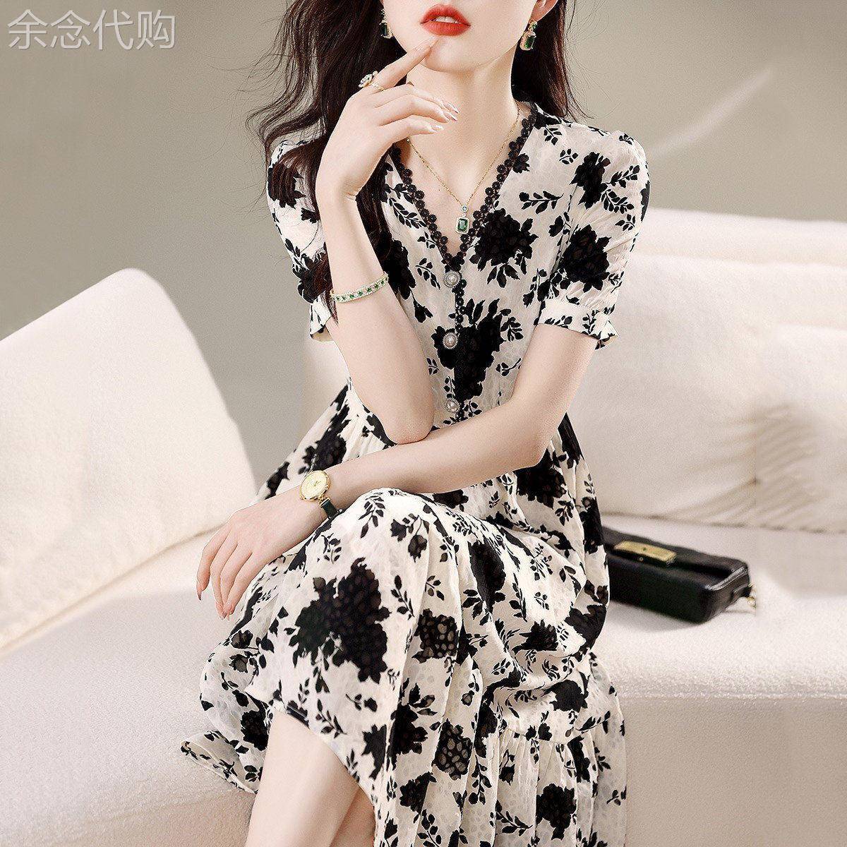 法式碎花V领洋装女2025夏季黑色蕾丝高级感收腰气质显瘦中长裙