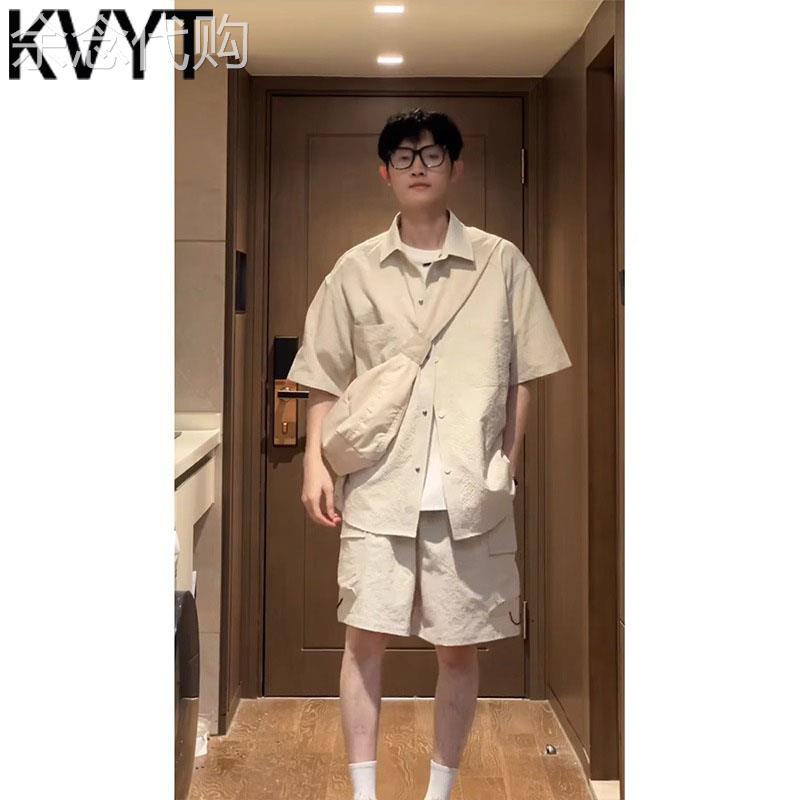 潮牌夏季男士休闲套装2026年新款泡泡纱短袖衬衫搭配短裤男装一套