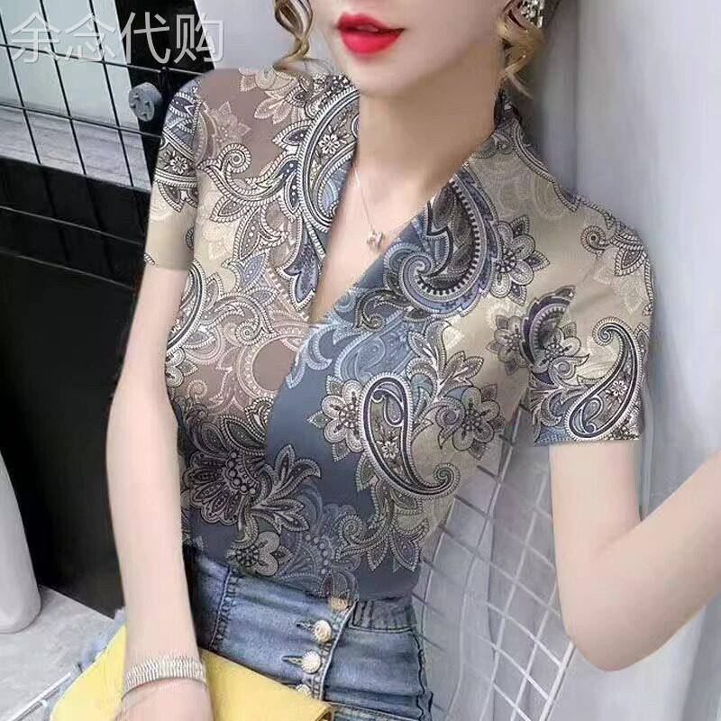 冰丝短袖t恤女夏季薄款2026新款修身显瘦洋气小衫v领半袖印花上衣