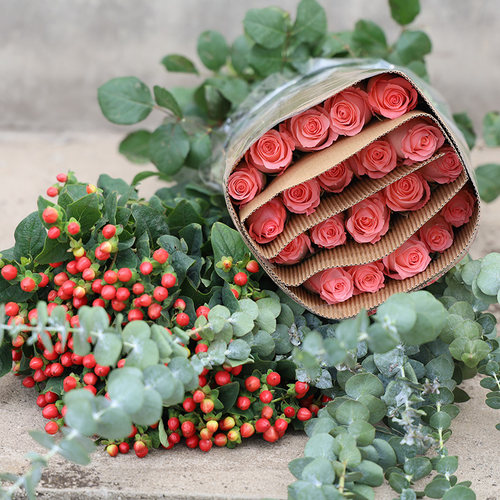 云南玫瑰鲜花束基地同城速递