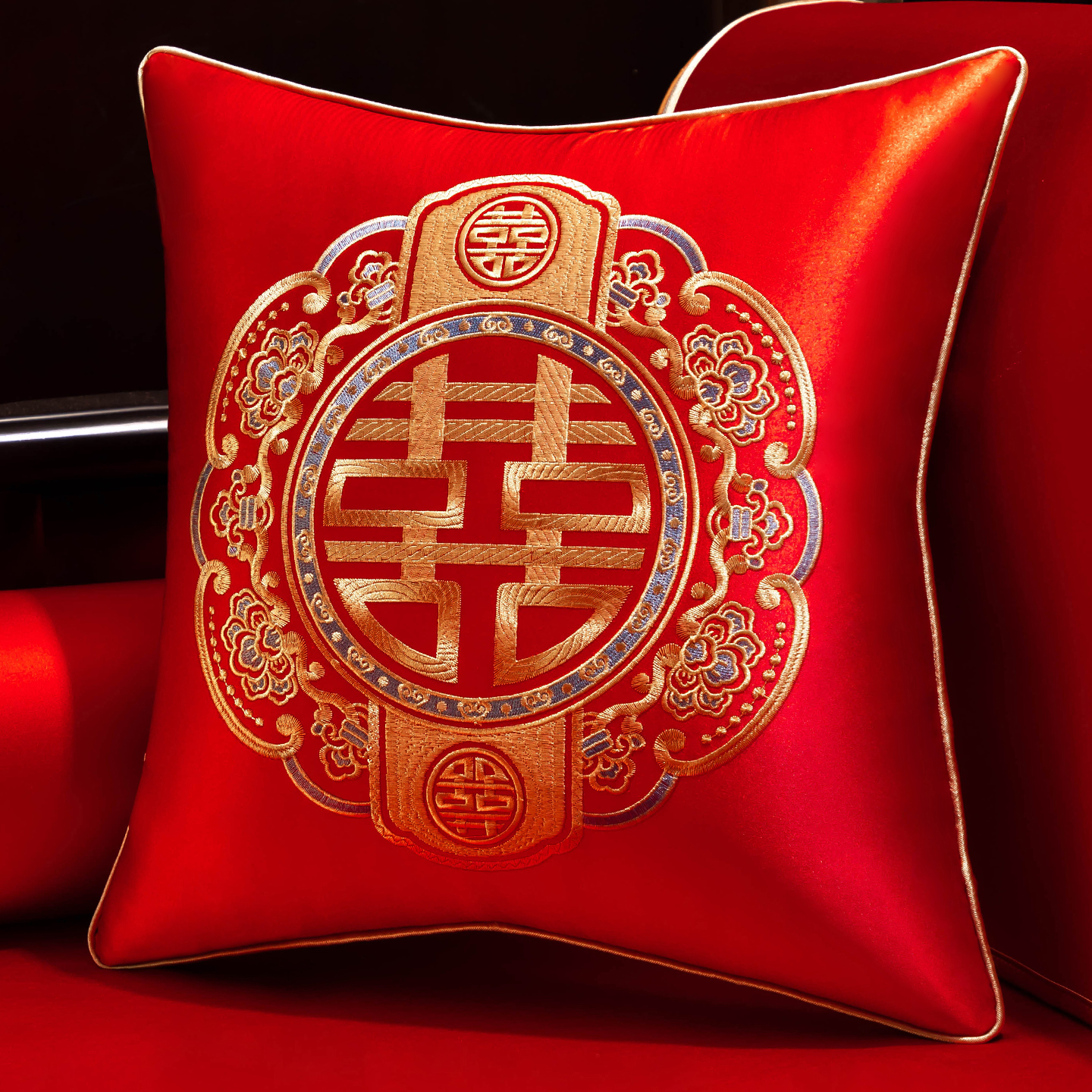 结婚抱枕一对红色喜字
