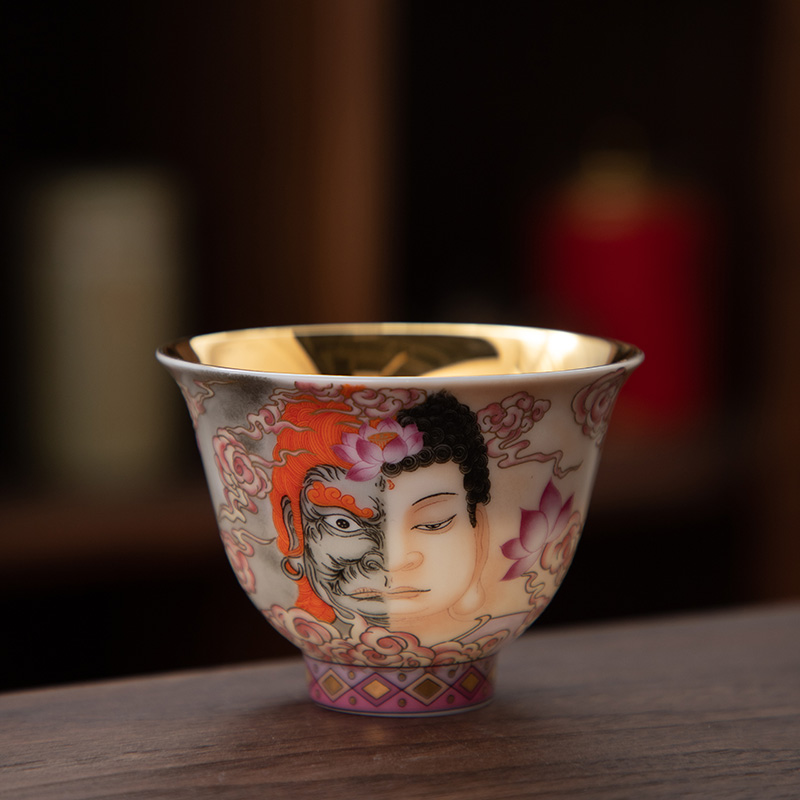 德化陶瓷鎏金烤花茶杯