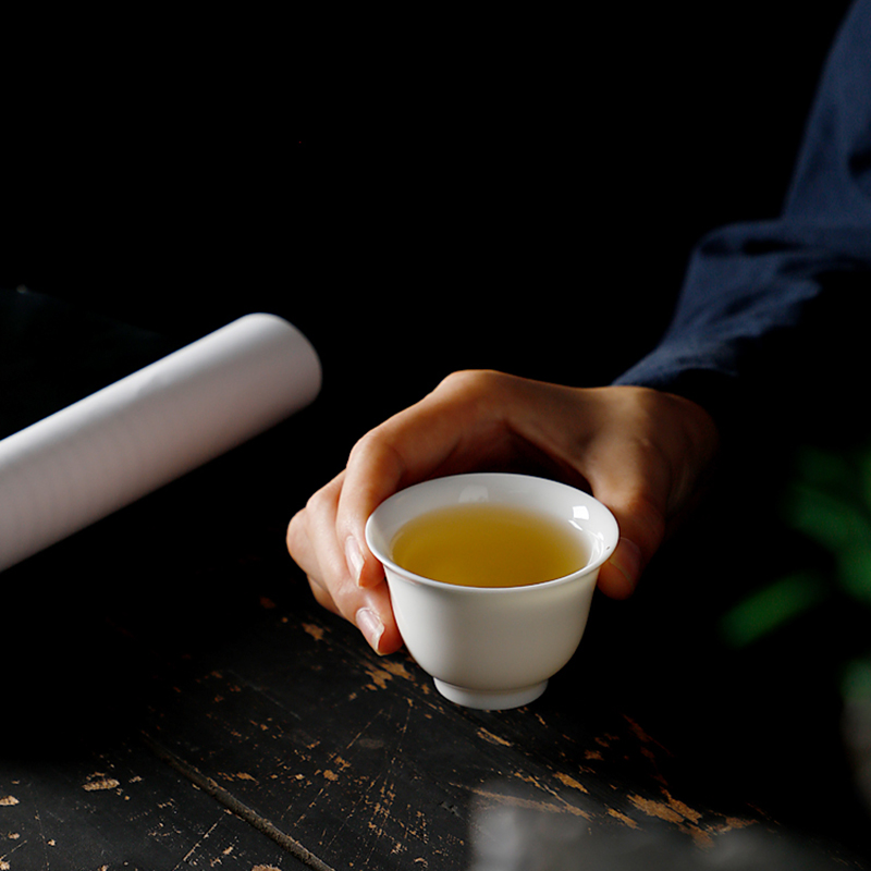 德化陶瓷中式羊脂玉瓷茶杯