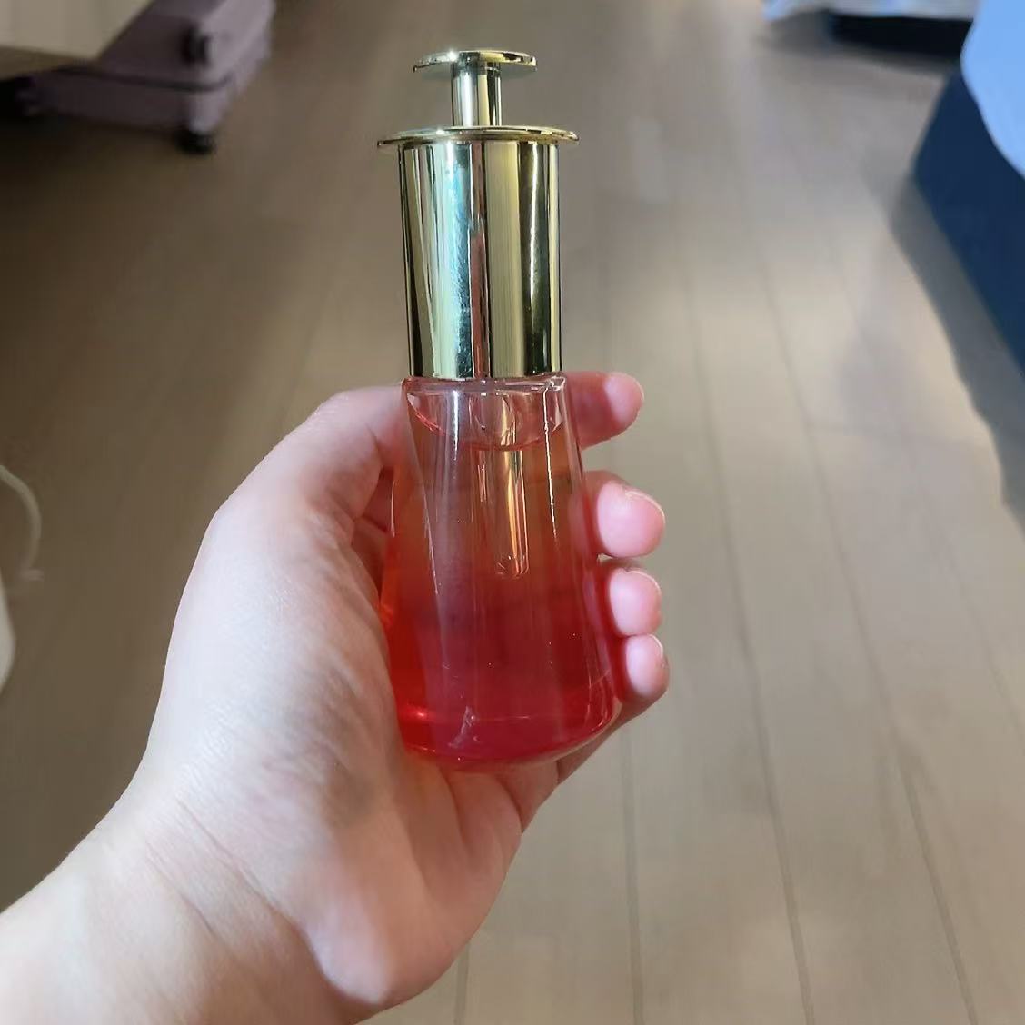 YL魅力小粉瓶涂抹坐浴睡前舒缓液态精华