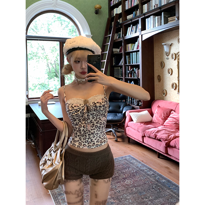 甜梨呆呆 反叛亚天使  秋冬新款豹纹玫瑰吊带上衣内外穿搭背心女