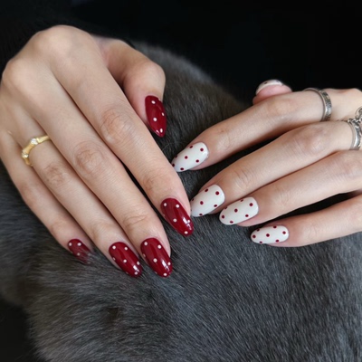 2026新款高级红白波点纯手工穿戴甲海莉气质杏仁美甲中长款甲片