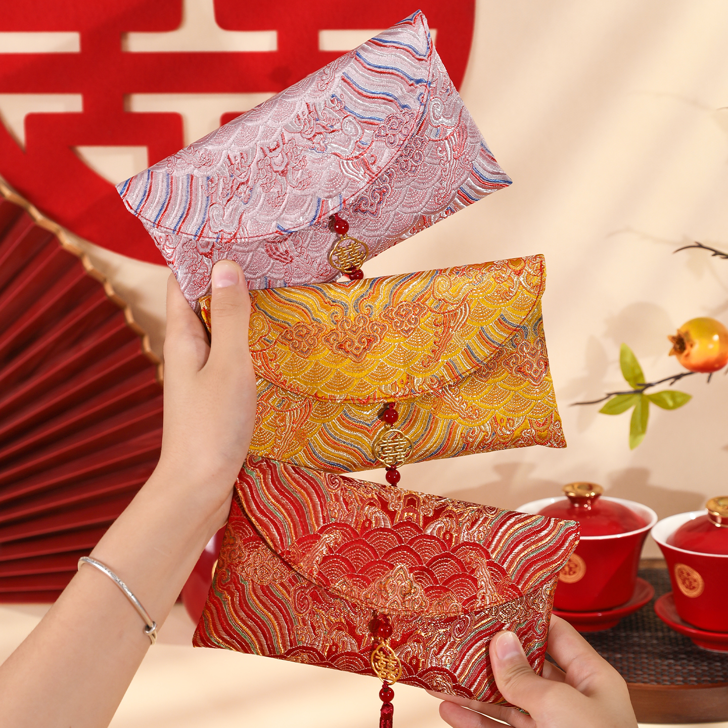 结婚红包袋2025新款高档布艺刺绣喜字万元利是封创意个性新款婚庆