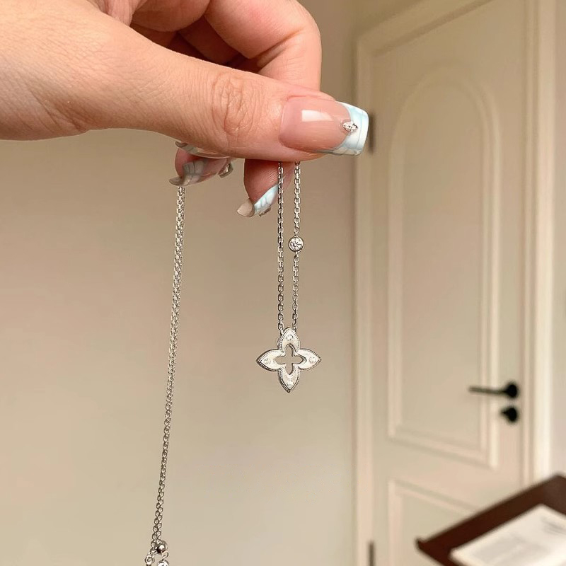 S925纯银拉丝四叶草项链女百搭时尚镂空设计高级感轻奢花朵锁骨链