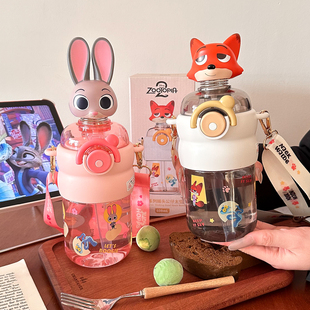 疯狂动物城儿童塑料杯正品 联名男女孩学生上学吸管杯户外斜跨水壶